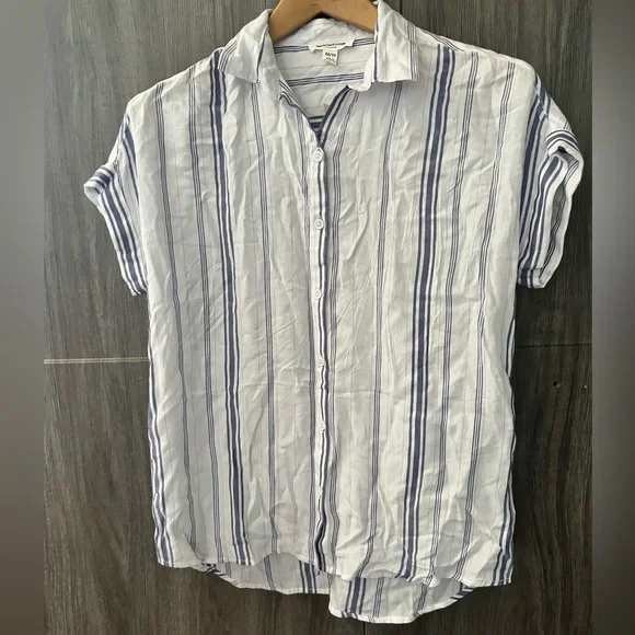 Francesca’s beachlunchlounge collection top - Picture 2 of 6